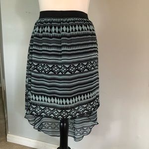 High-low skirt. Good condition. Size L